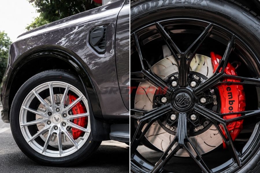 Ford Everest dĩa phanh và ốp brembo đỏ