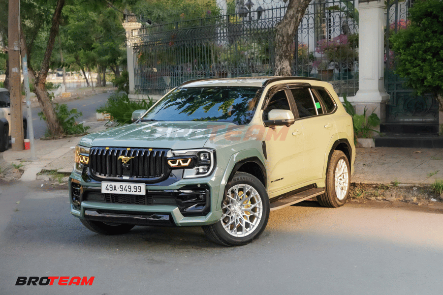 Ford Everest Platinum nâng cấp phuộc ,mâm,hệ thống đèn