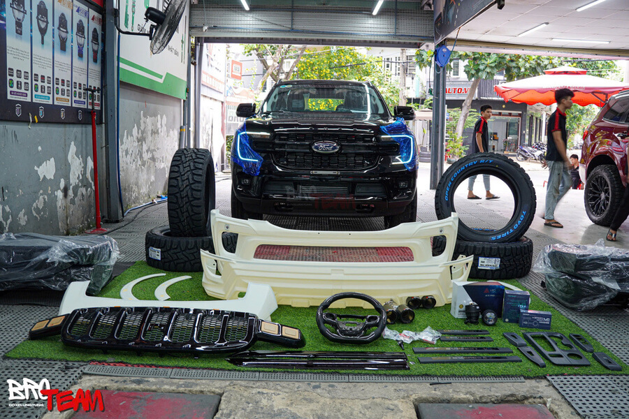 Ford Everest độ phụ kiện cần thiết