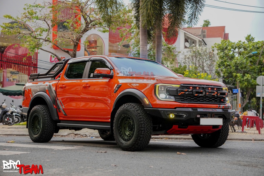 Xe Ford Raptor độ phong cách off-road
