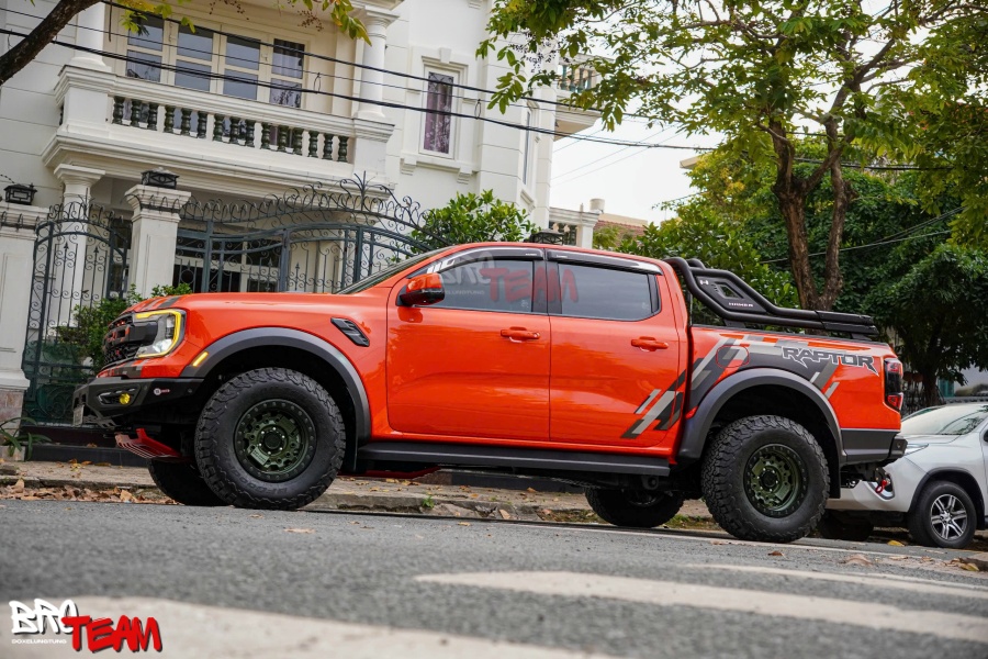 ốp cua lốp cho Ford Raptor