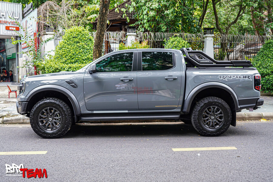 Ford Ranger Raptor độ nhẹ