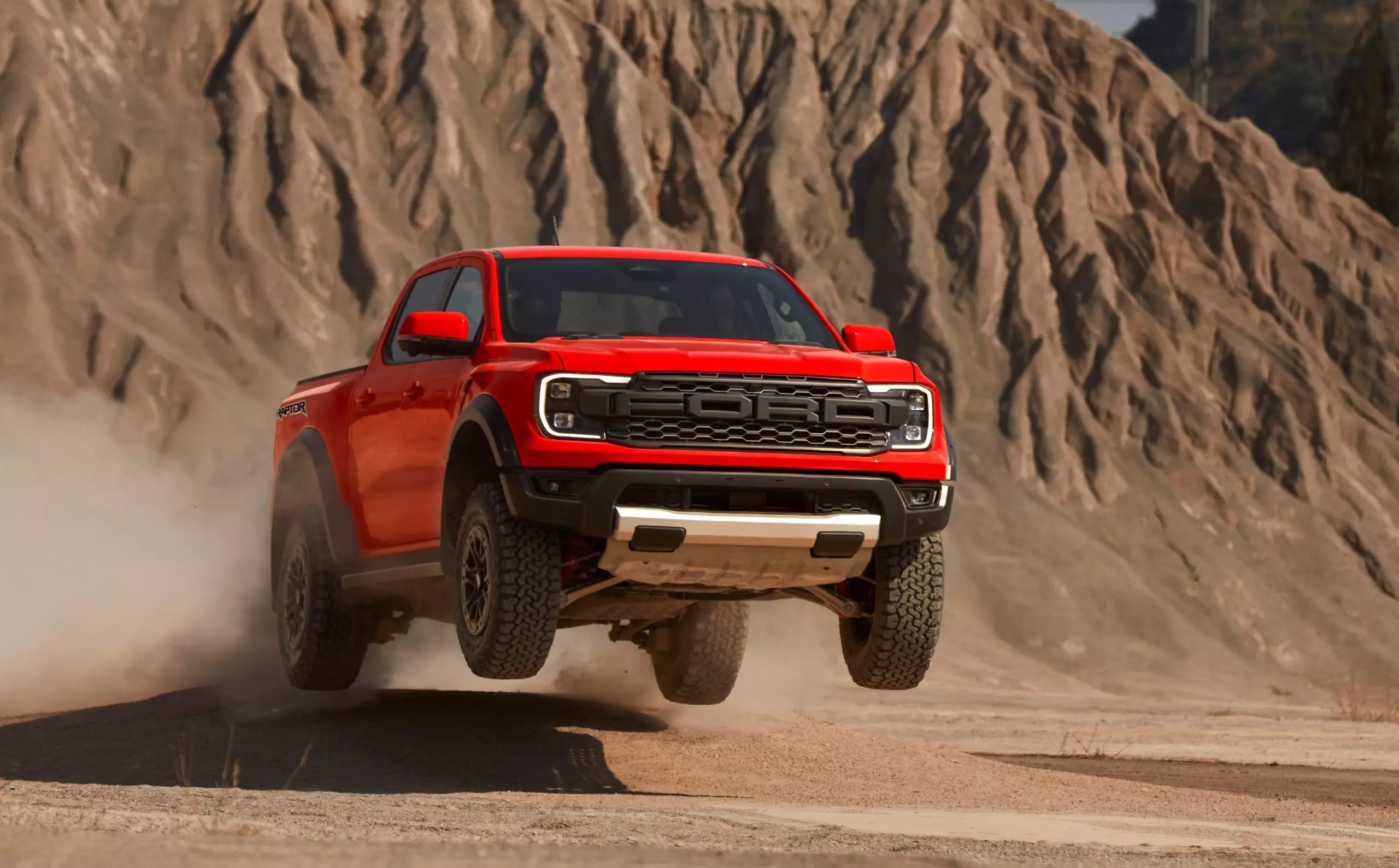 Bảng giá xe các dòng bán tải tham khảo 2025