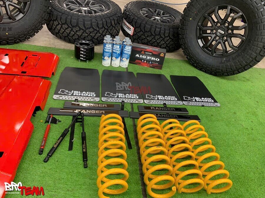 Ford Raptor độ phụ kiện cần thiết về nội thất và tiện ích