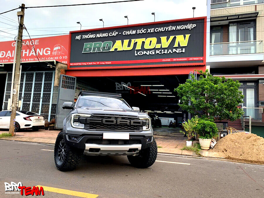 Ford Raptor độ phụ kiện cần thiết