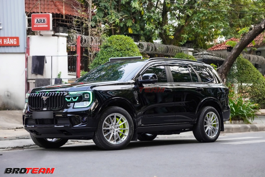 độ xe Ford Everest