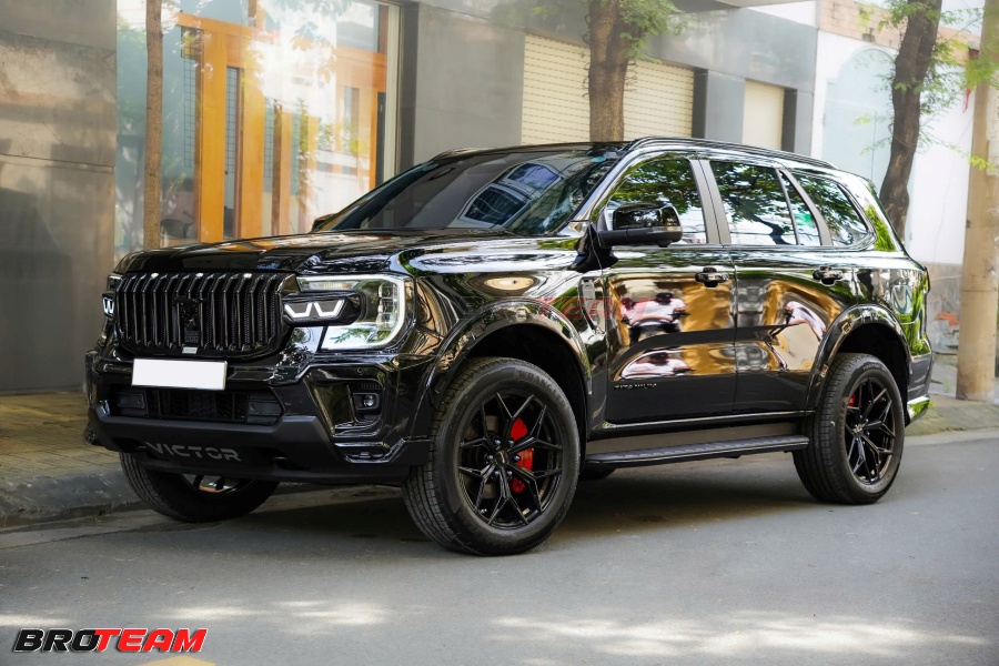 Ford Everest nâng cấp full đồ chơi cao cấp