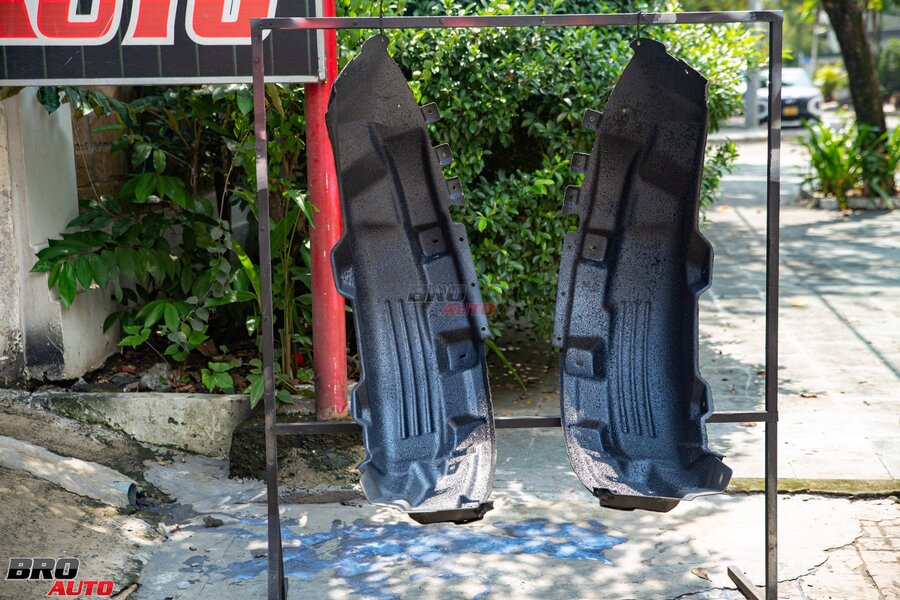 Hoá nhựa lòng vè Ford Everest