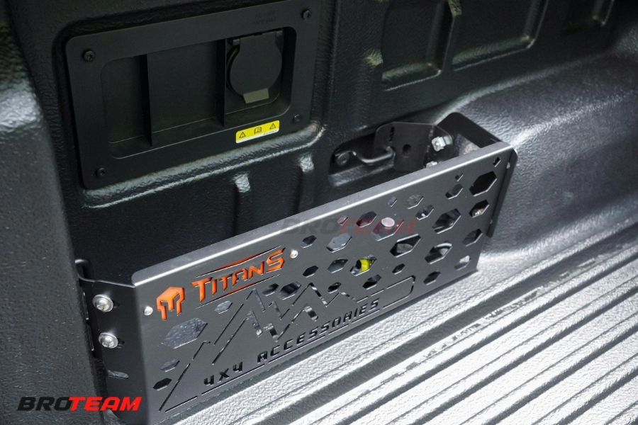 Hộp Đựng Đồ Gắn Thành Thùng Xe TITANS 4x4 Thiết Kế Nhỏ Tinh Tế