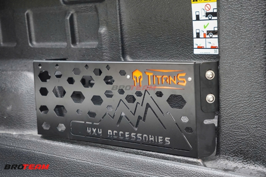Hộp Đựng Đồ TITANS gắn bán tải Ford Ranger Raptor đơn giản tiện ích