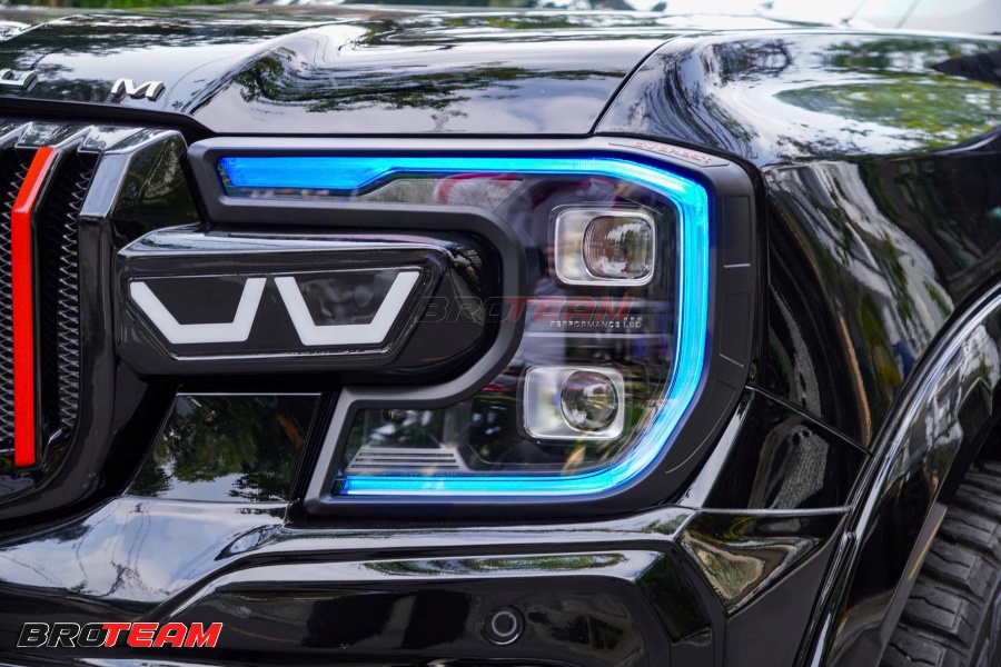Ford Everest Platinum độ led mí
