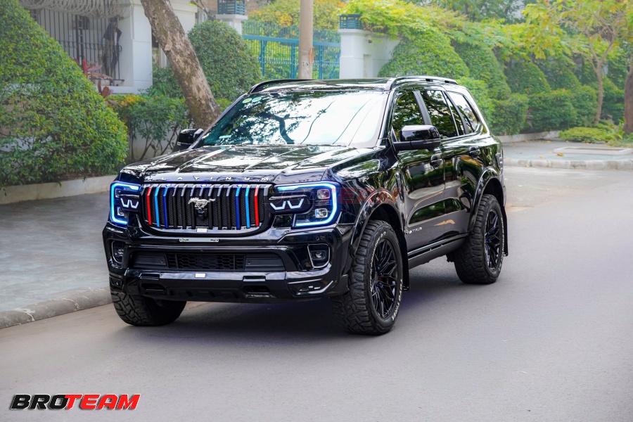 Ford Everest Platinum độ Full Carbon Fiber