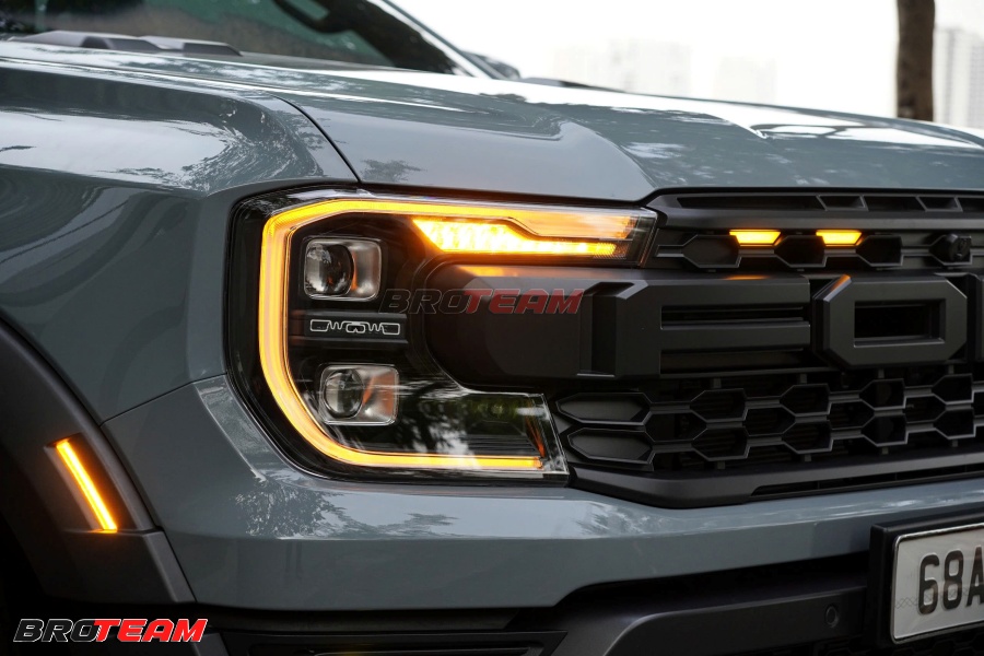 Đèn Mí LED Vàng Chữ C F150 Ford Raptor V6