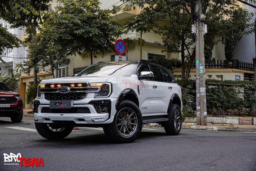 Độ ngoại hình cho xe Ford Everest