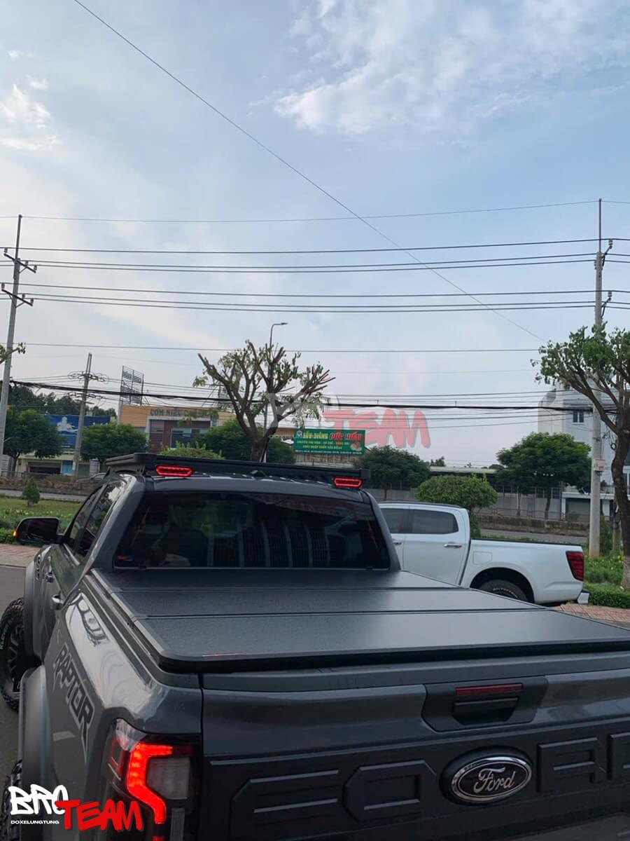 Nắp thùng 3 tấm Ford Ranger Raptor
