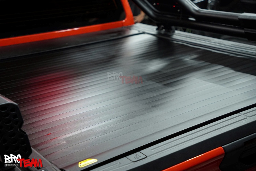 Ford Ranger Raptor nâng cấp nắp thùng