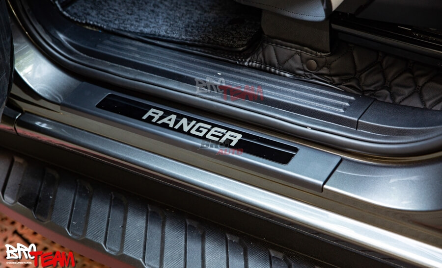 Nẹp bước chân cho Ford Raptor chống trầy xe