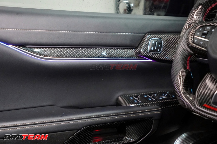 Độ carbon nội thất Ford Everest