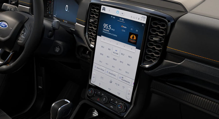 Màn hình giải trí trung tâm cỡ lớn, được đặt dọc trên Ford Ranger 2024