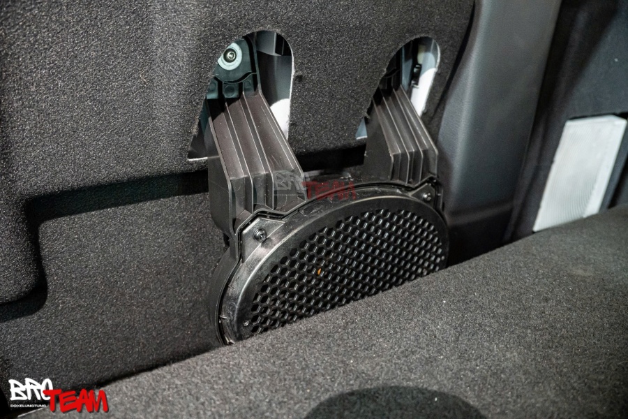 Loa sub Ford Raptor