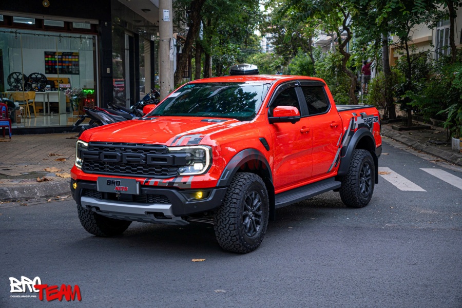 tem Raptor 3.0 V6 cao cấp