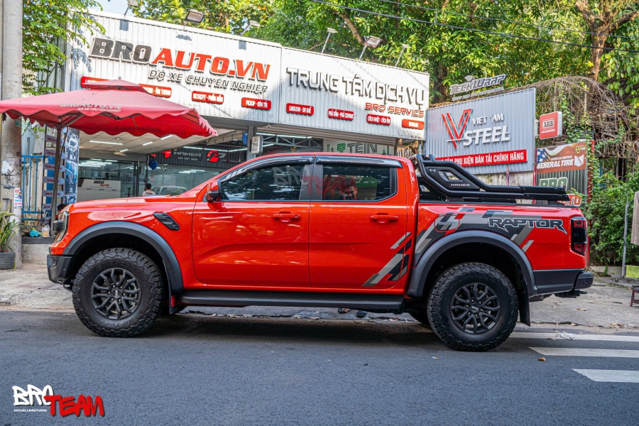 Ford Raptor độ đèn đẹp và an toàn