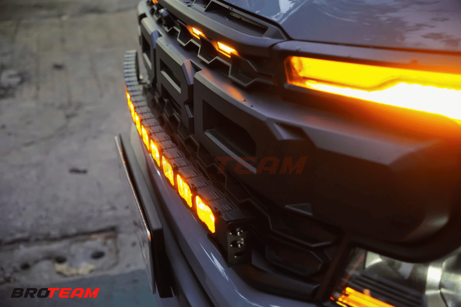 Thanh LED Amber tăng nhận diện đầu xe Ford Ranger Raptor