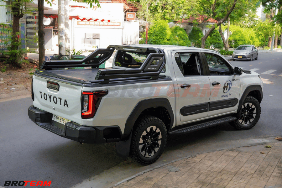Toyota-Hilux độ nắp thùng cuộn điện
