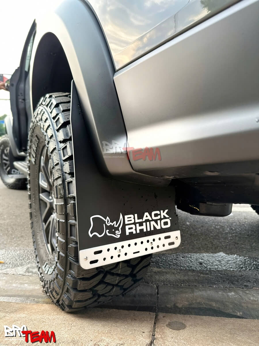 Vè chắn bùn Black Rhino