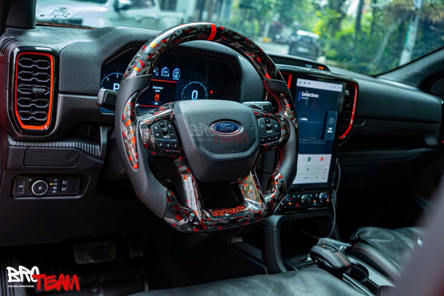 Vô lăng Carbon D-cut