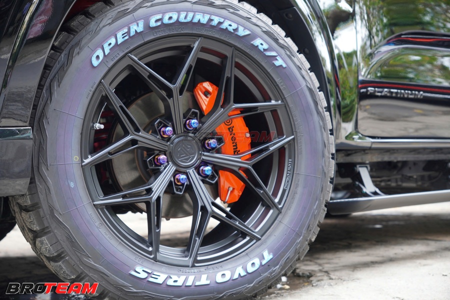 Vỏ Toyo Japan RT 275/55R20