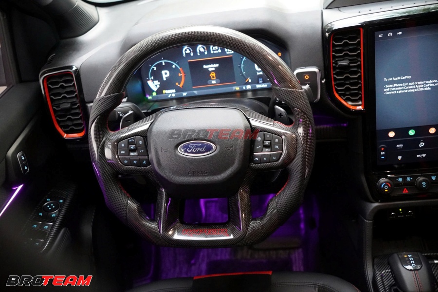 Vô lăng carbon thể thao