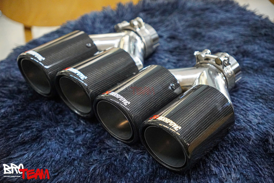 Chụp đuôi pô Akrapovic cacbon kép