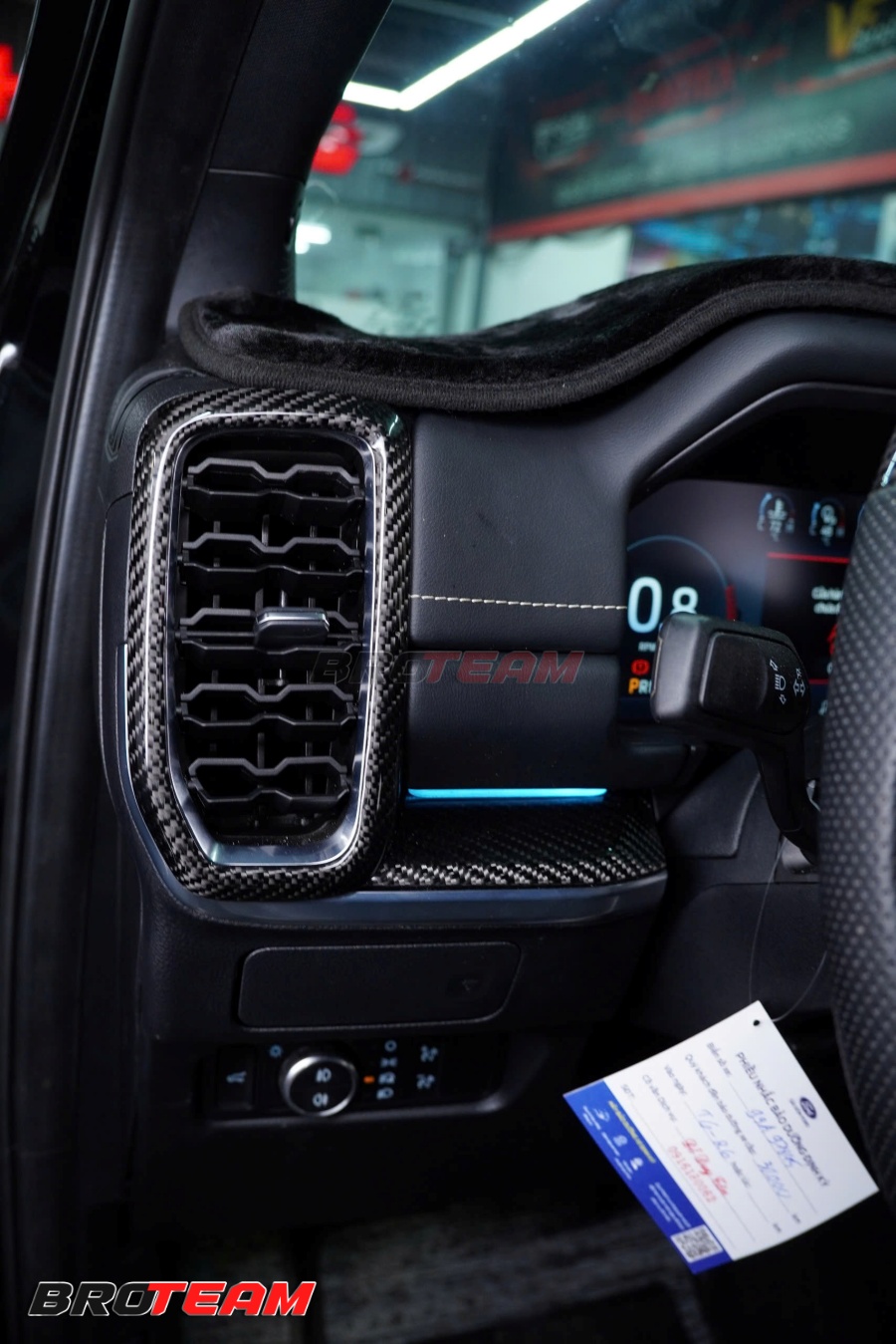 Carbon fiber Everest