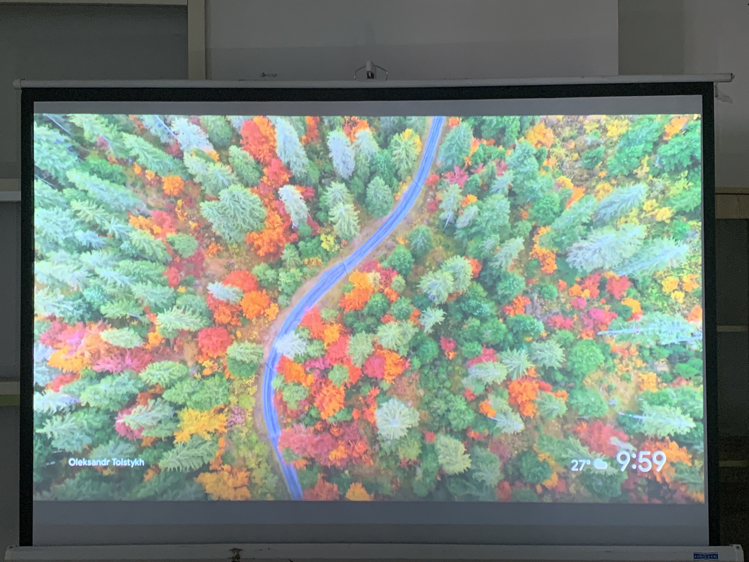 Máy chiếu cũ EPSON EB-1945W giá rẻ