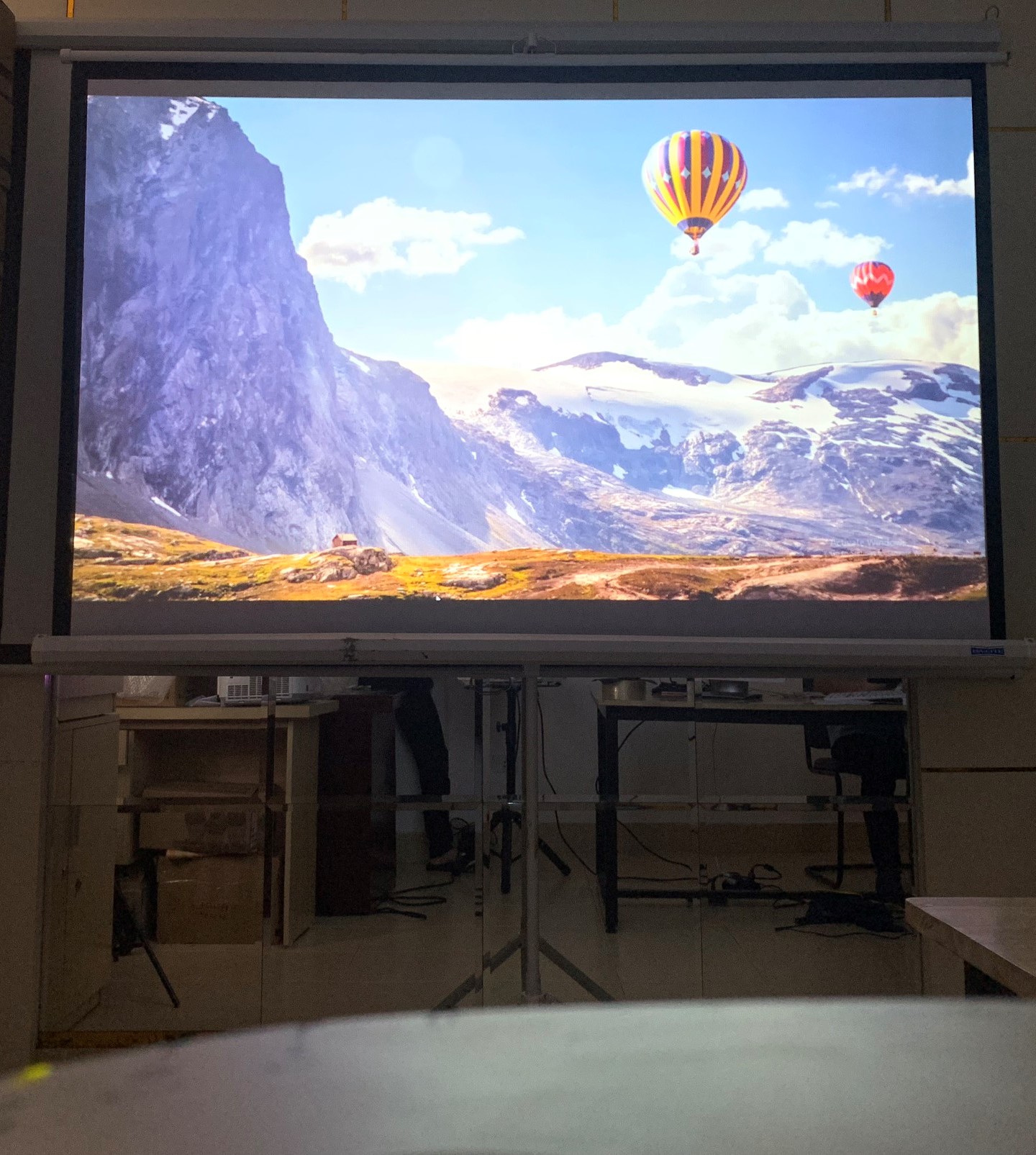 Máy Chiếu cũ EPSON EB-G5650W