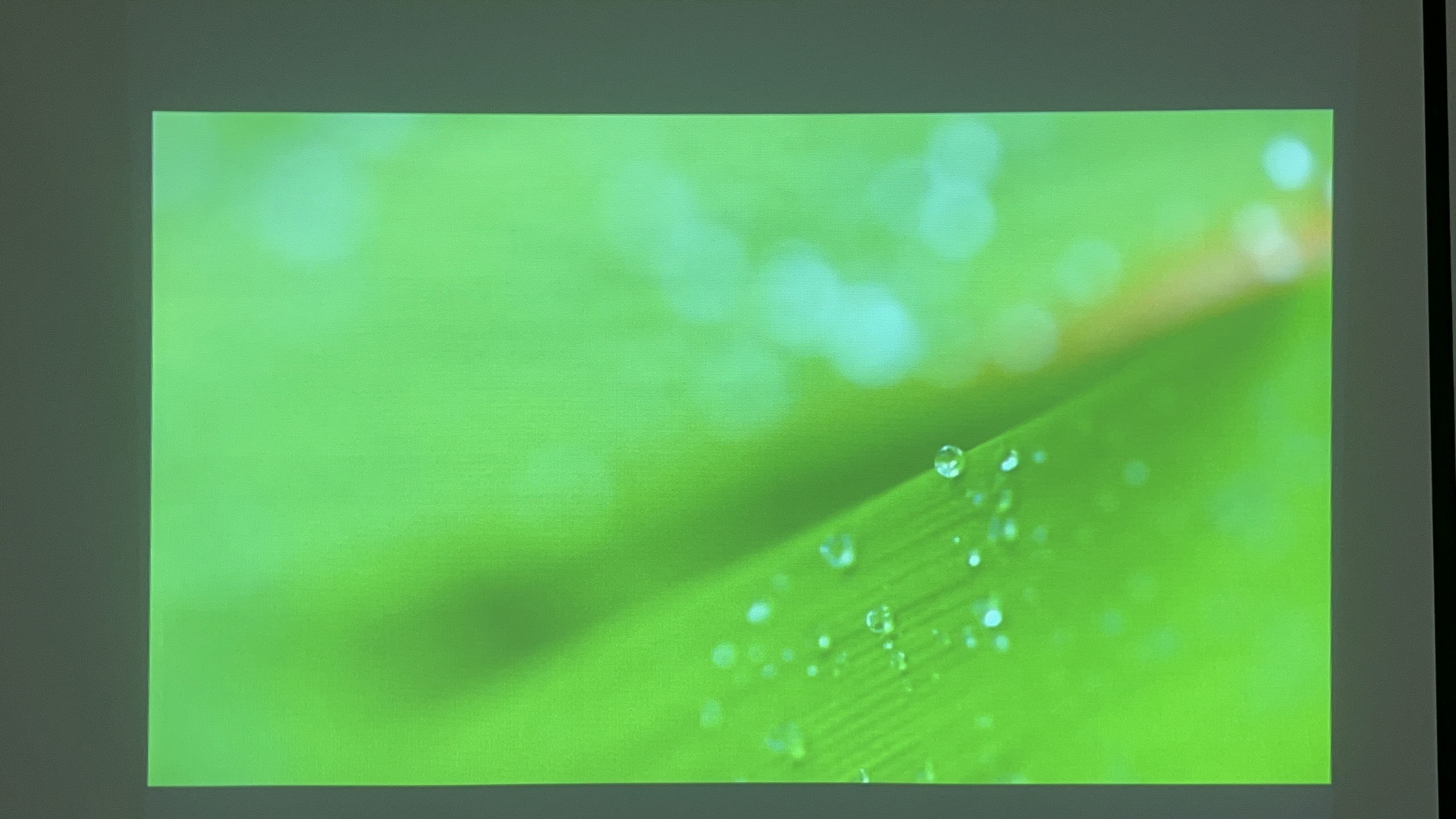 Máy chiếu cũ EPSON EB-S18 giá rẻ