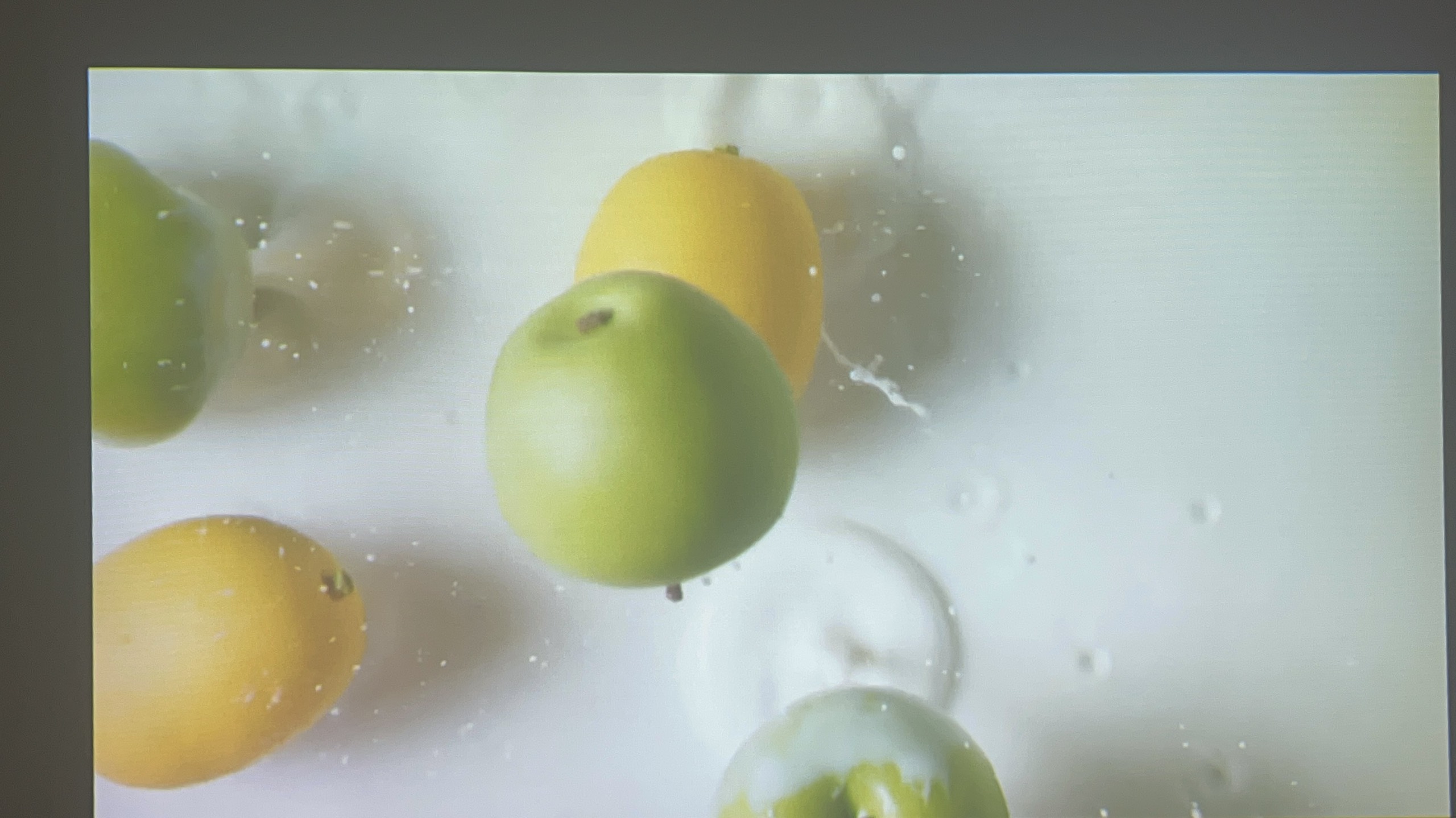 Máy chiếu cũ Panasonic PT-VW440