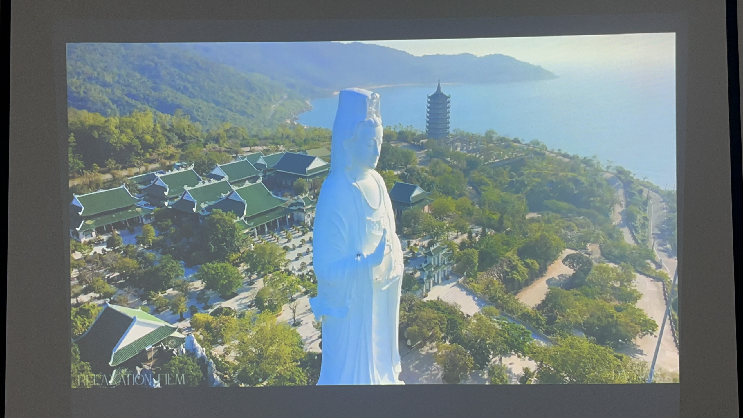 Máy chiếu cũ EPSON EB W18