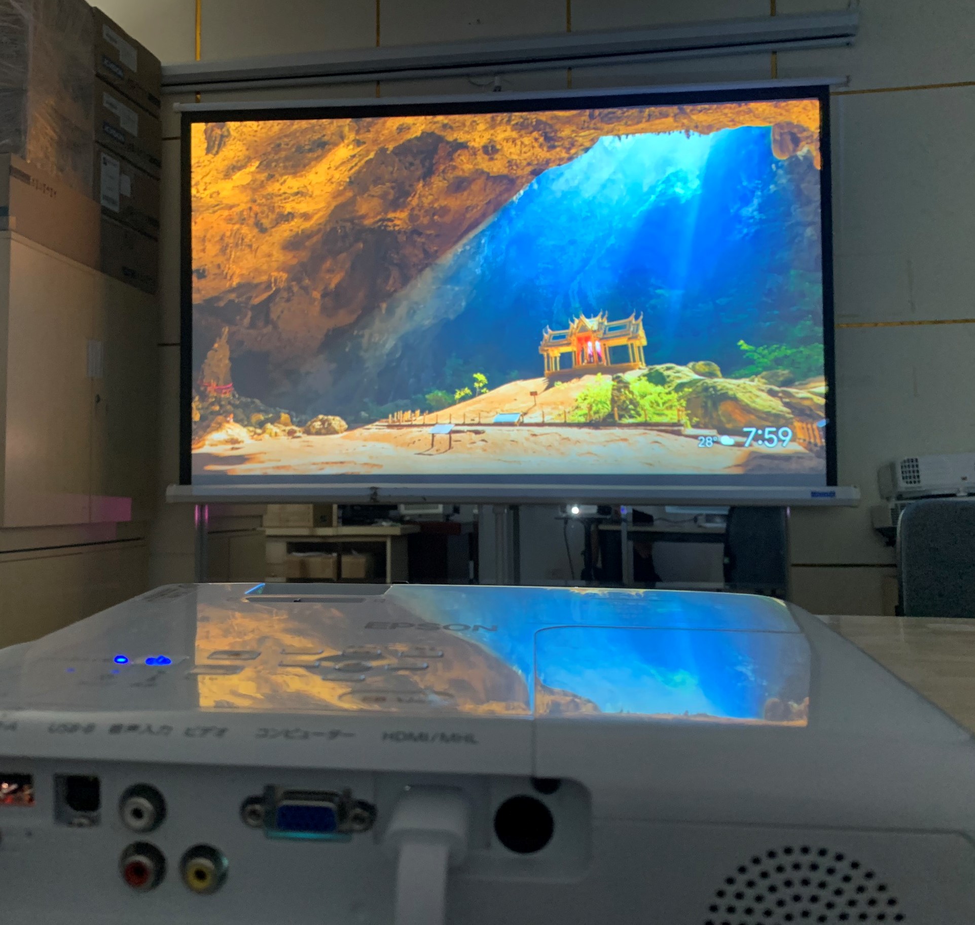 Máy Chiếu Cũ Epson EB-W41