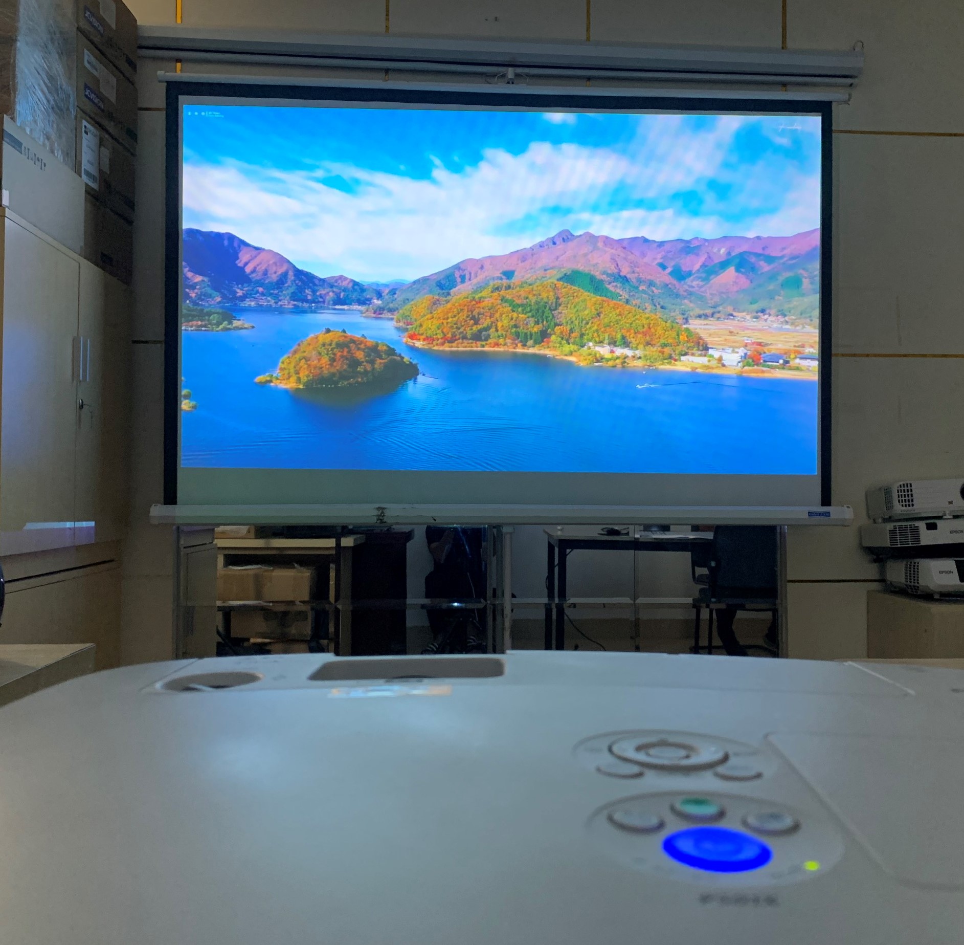 Máy Chiếu Cũ NEC NP-P501X