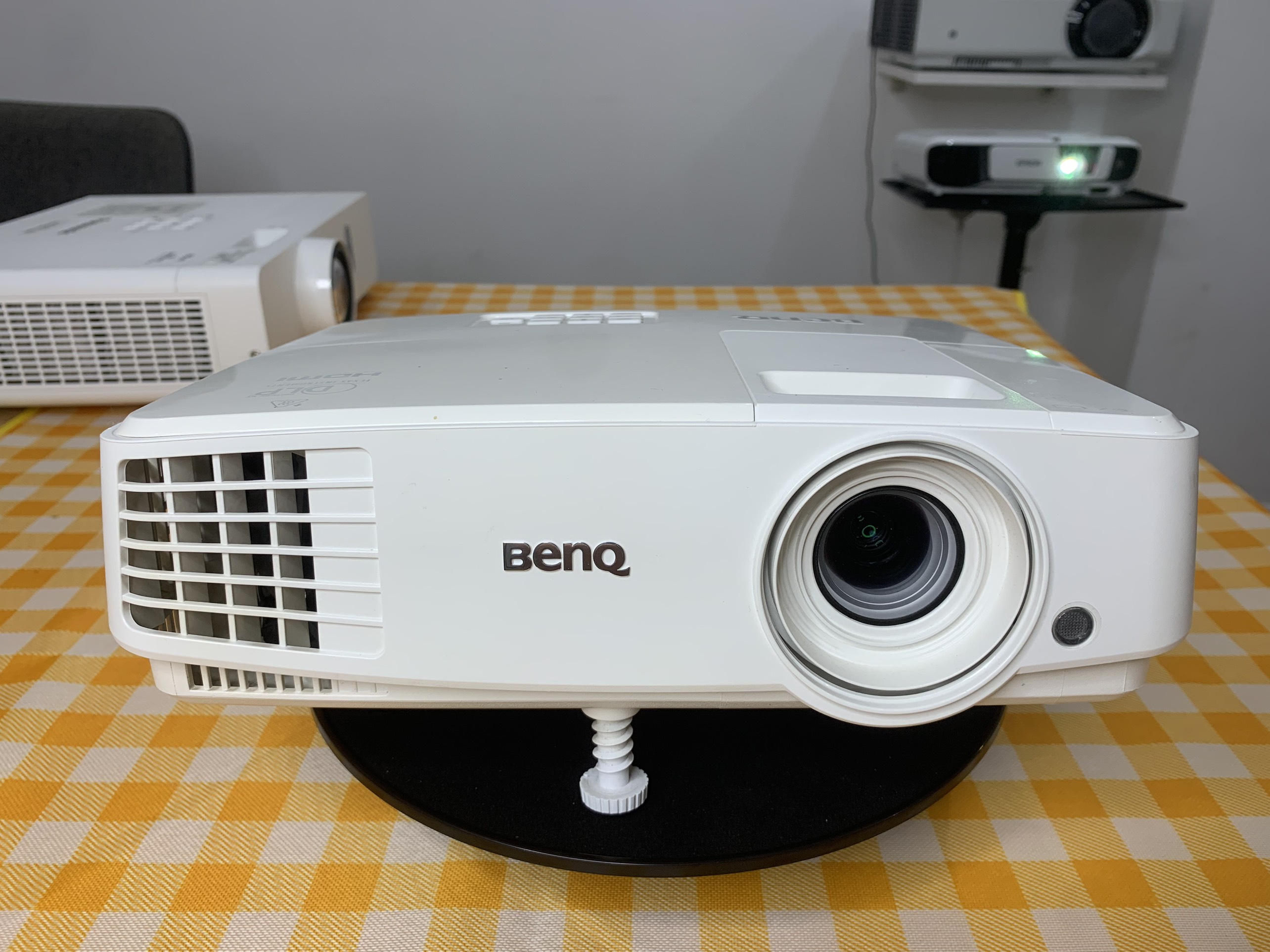 Máy chiếu cũ BenQ MS527