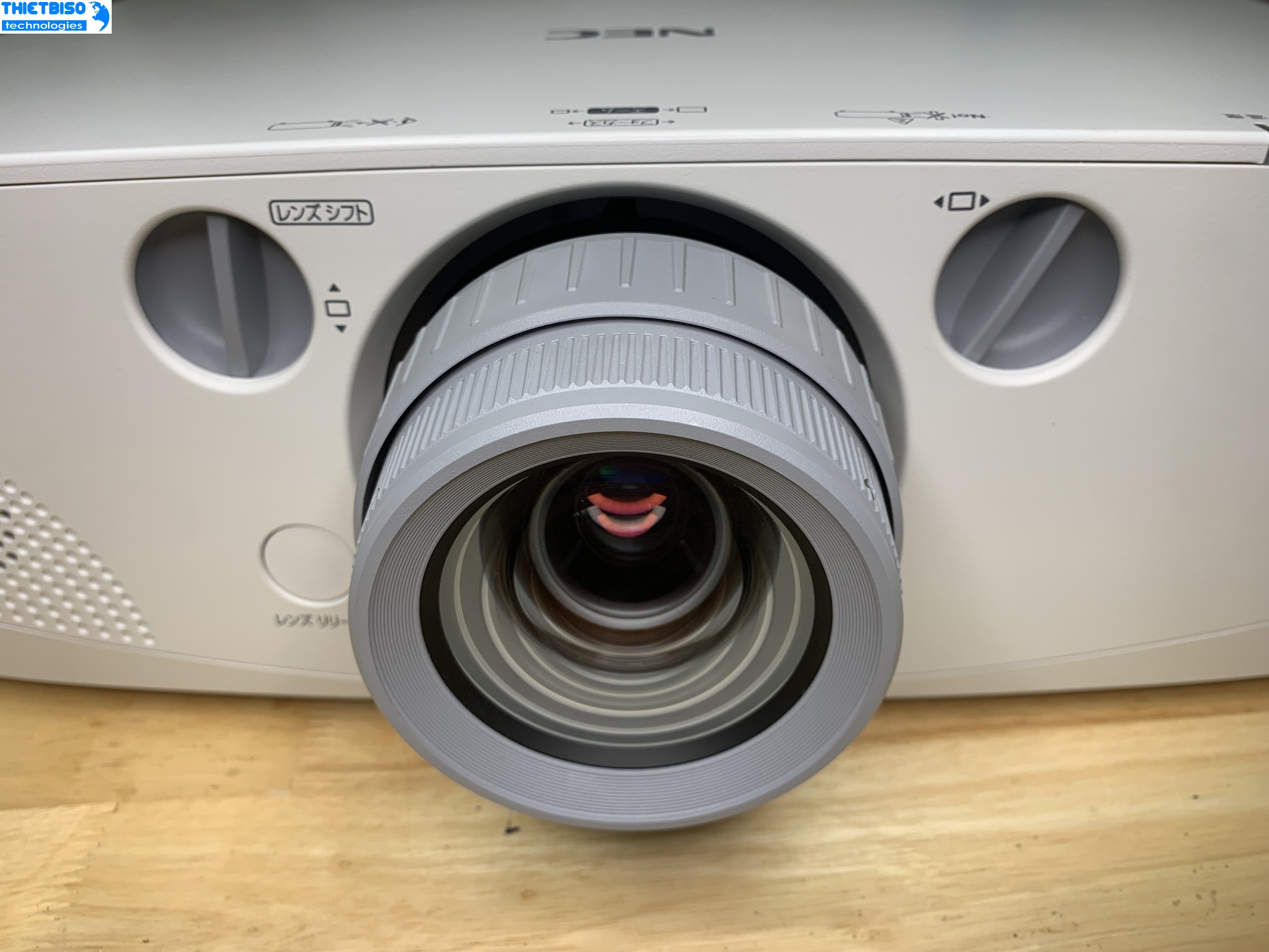 Máy chiếu cũ NEC PA550W