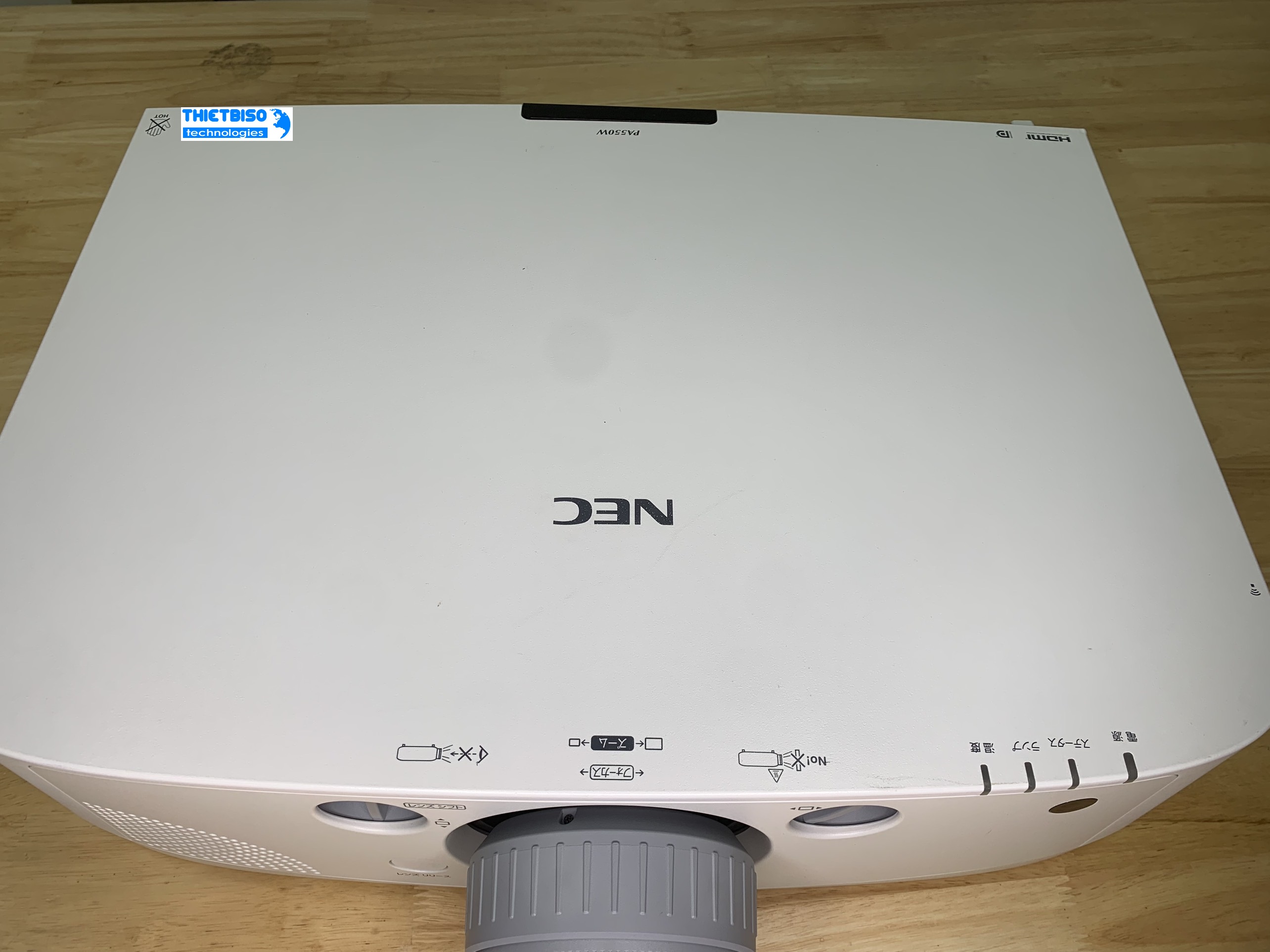 Máy chiếu cũ NEC PA550W