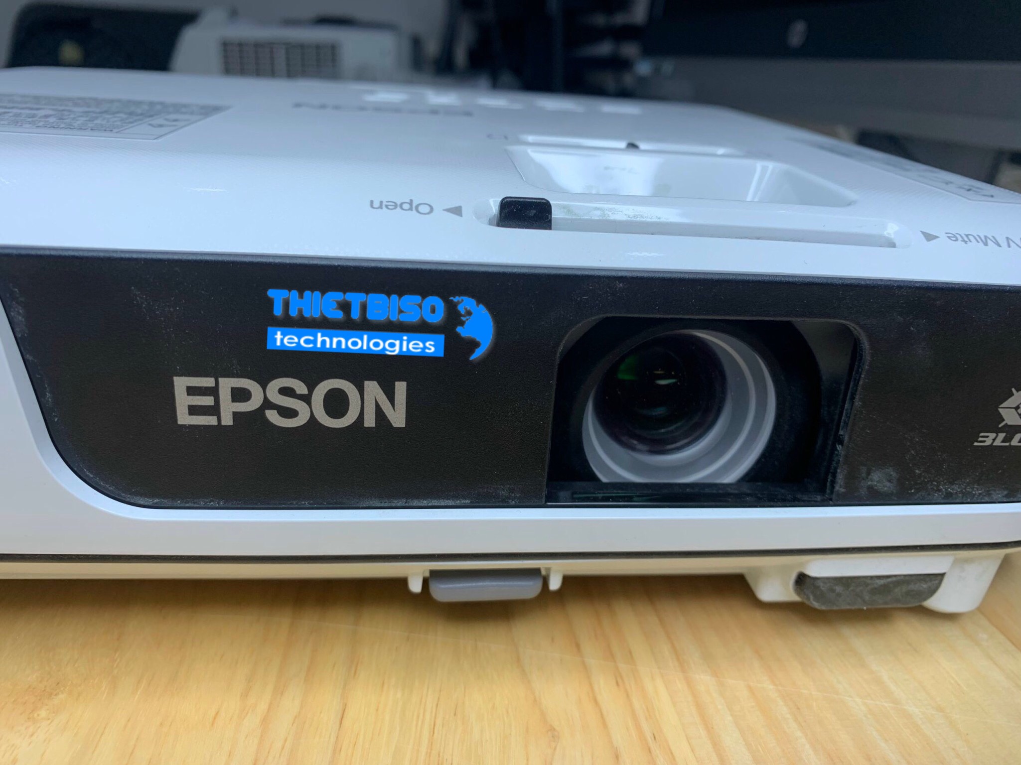 Máy chiếu EPSON EB-W51