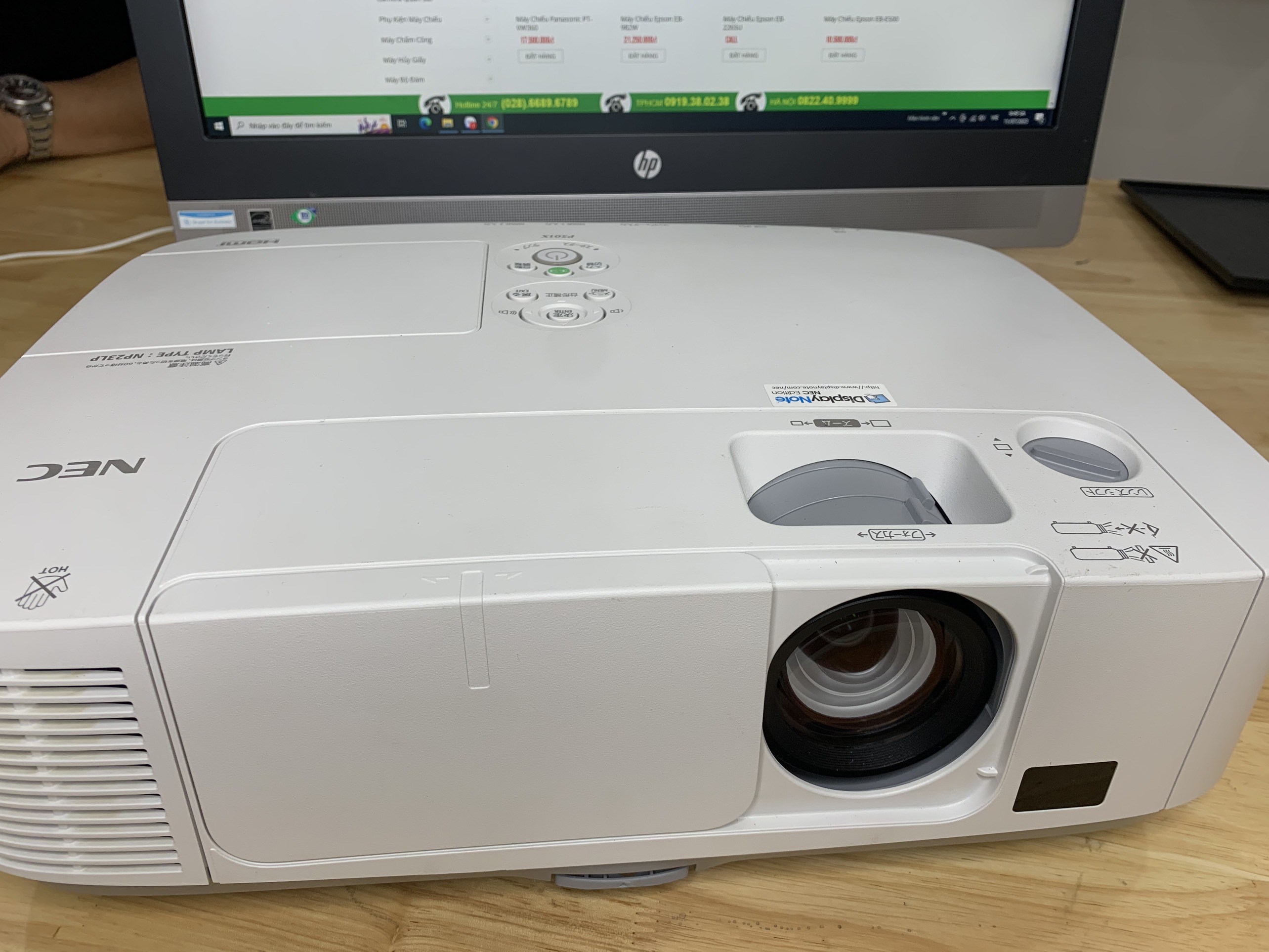 Máy Chiếu Cũ NEC NP-P501X