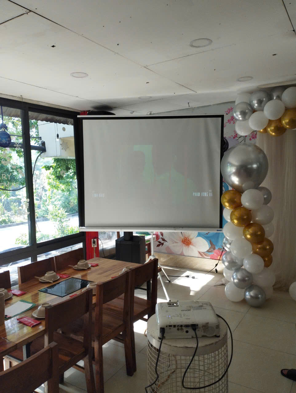 Thuê máy chiếu quận đống đa