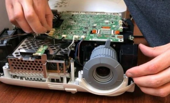 Sửa máy chiếu tại Huế