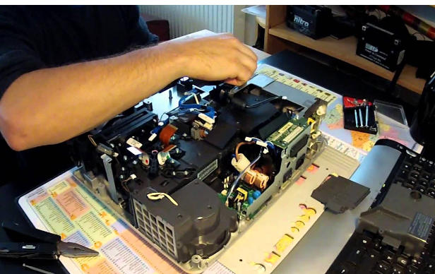 Sửa máy chiếu tại Bình Dương