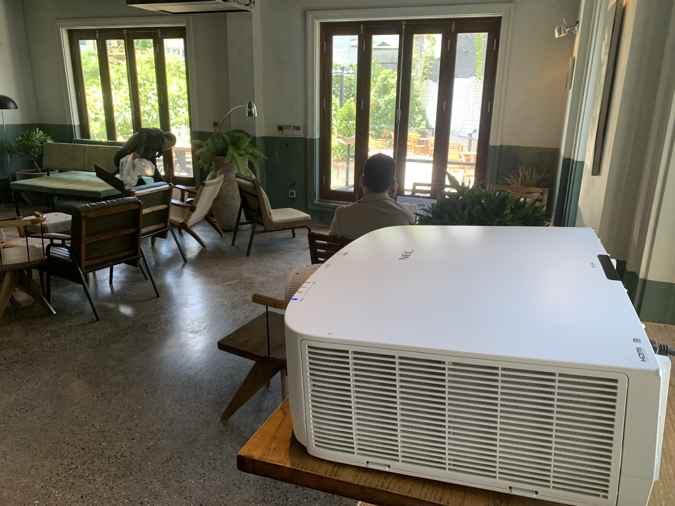 Thuê máy chiếu tại Huế